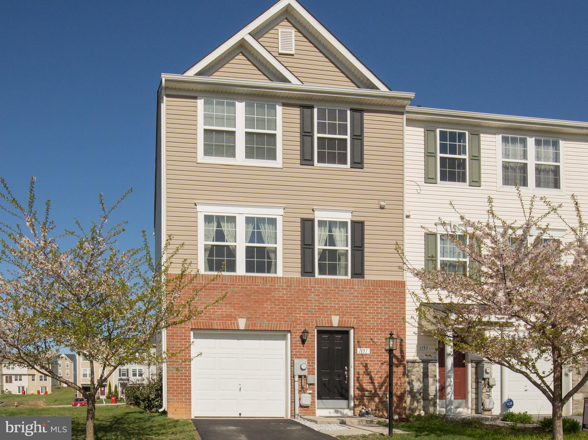 LAKELAND PLACE - Residential