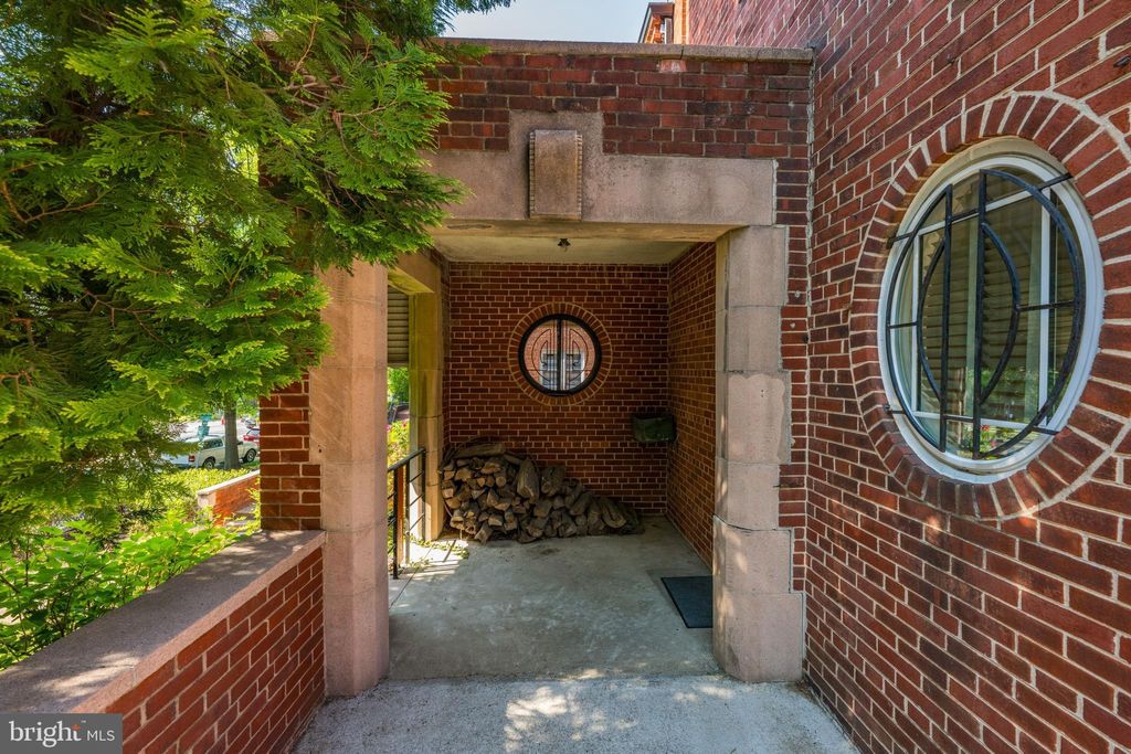 Photo of 6121 14th Street NW, WASHINGTON, DC 20011 (MLS # DCDC2262580)
