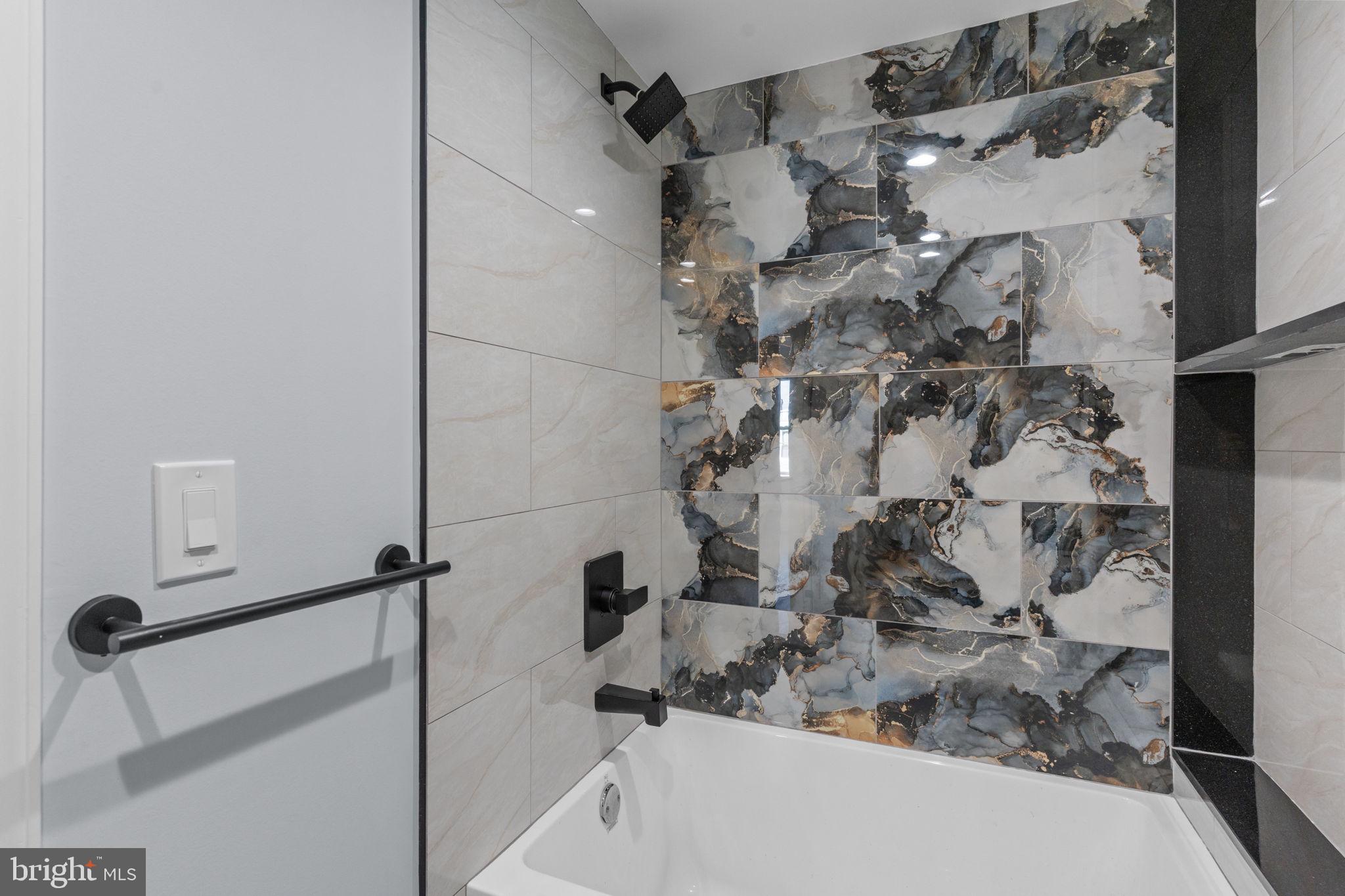 PORT RICHMOND - Residential