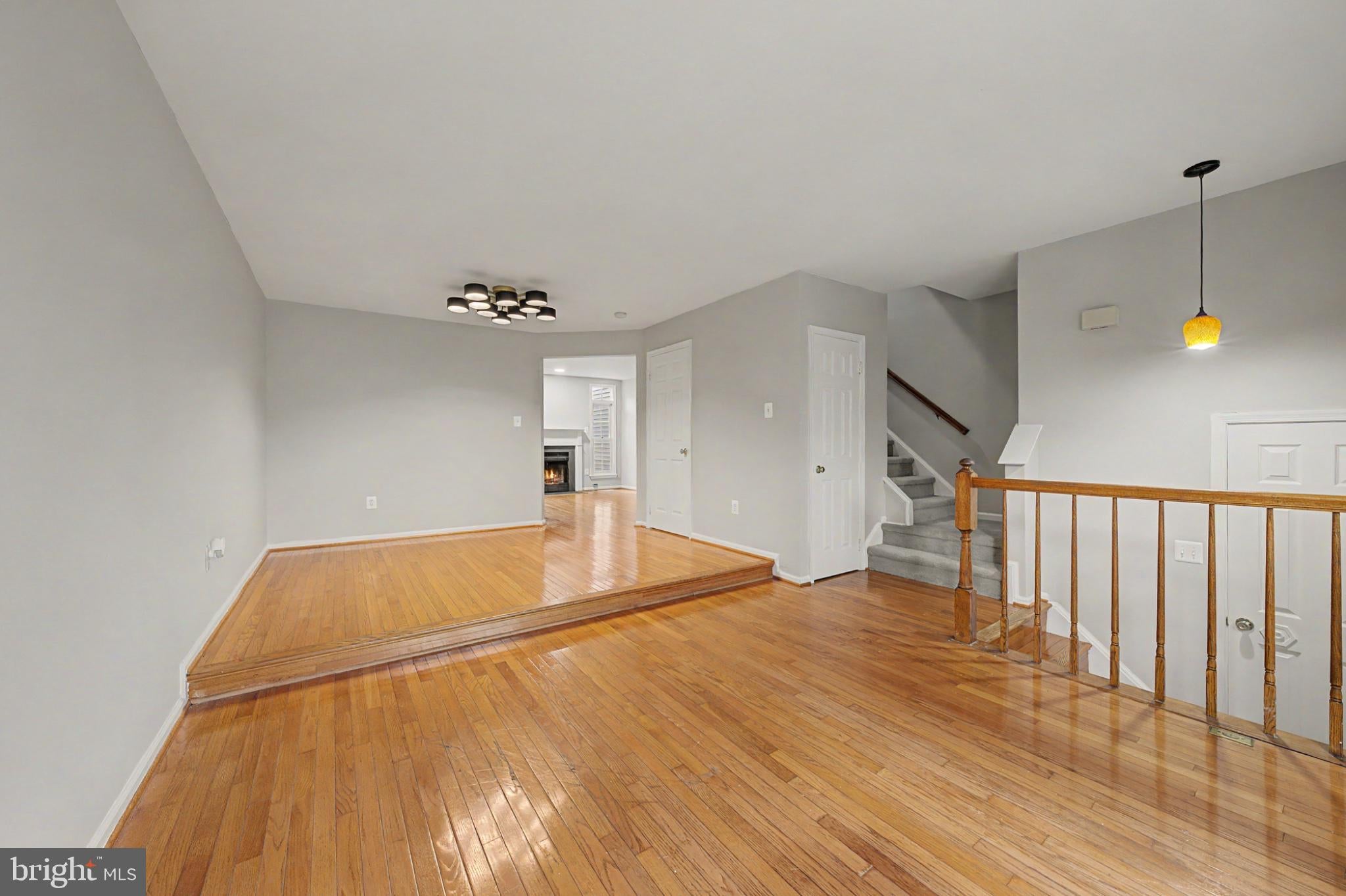 6952 COMPTON LANE