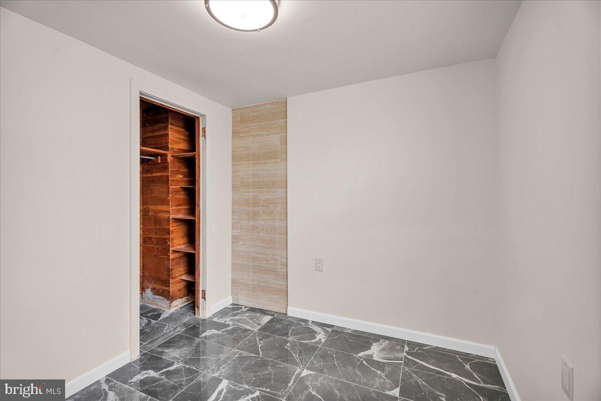 KENSINGTON - Residential