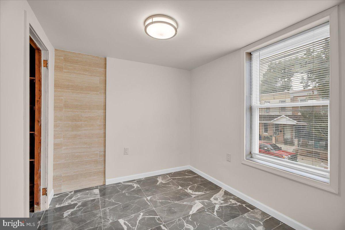 KENSINGTON - Residential