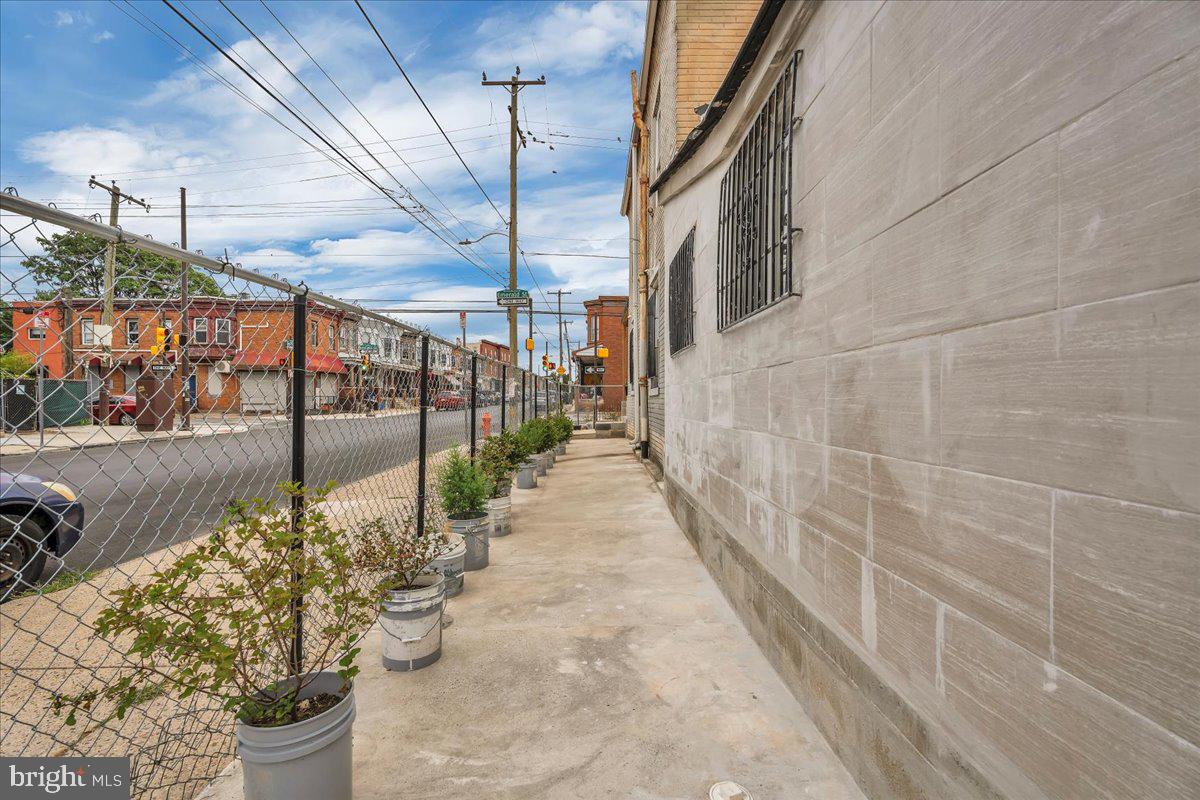 KENSINGTON - Residential