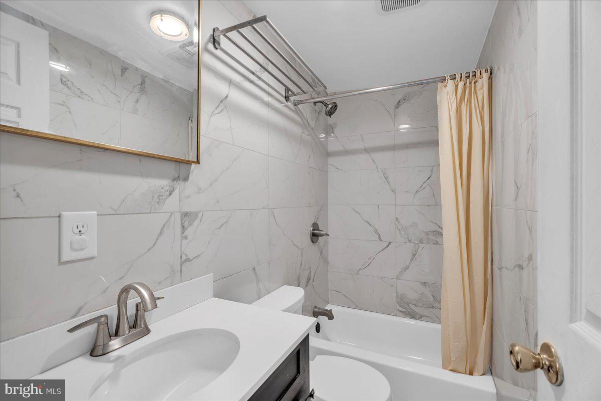 KENSINGTON - Residential