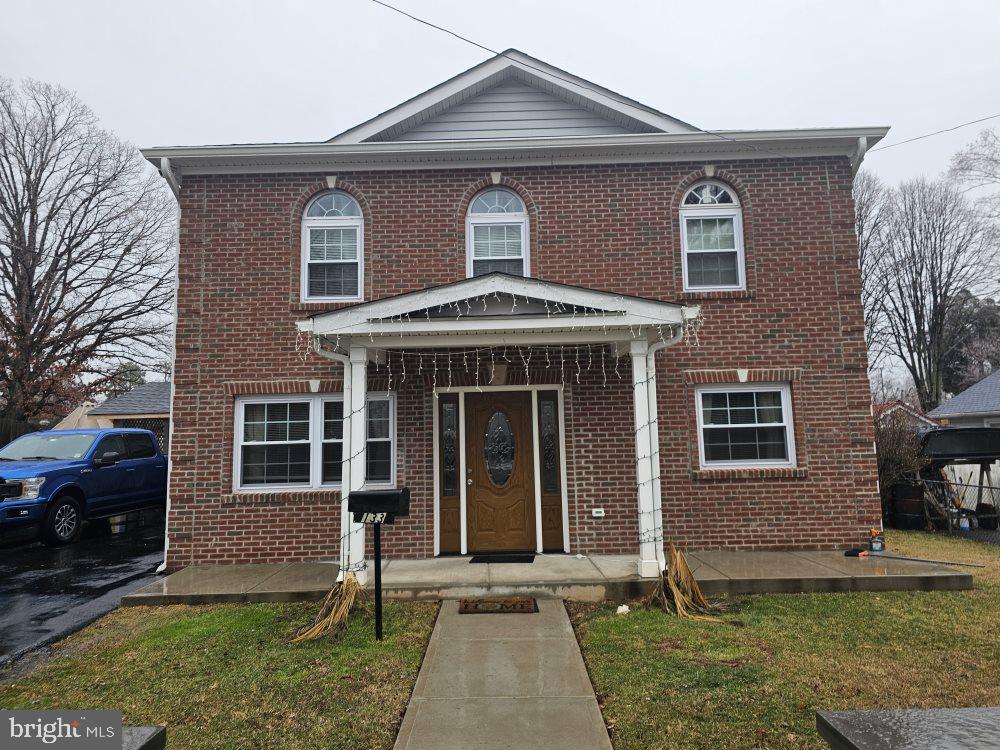Don't miss this colonial home renovated 2022 top to button, 6 rooms and 3 bathrooms open concept with renovated kitchen, with granite countertop, dining and living room. 4 rooms upstairs with a master room to enjoy, 2 rooms on the bottom floor. Close to schools, shopping center and transportation.