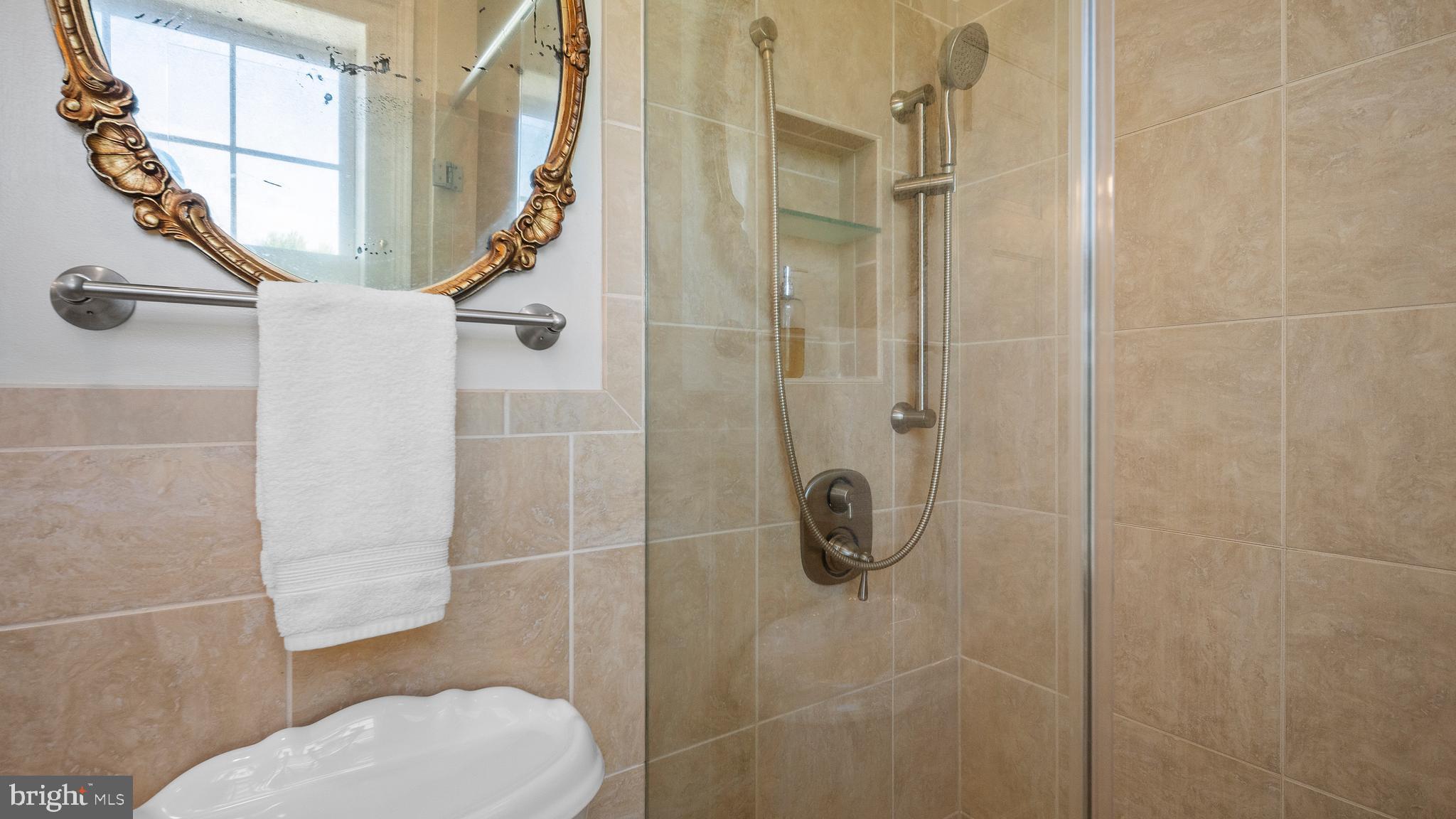 CENTREVILLE - Residential