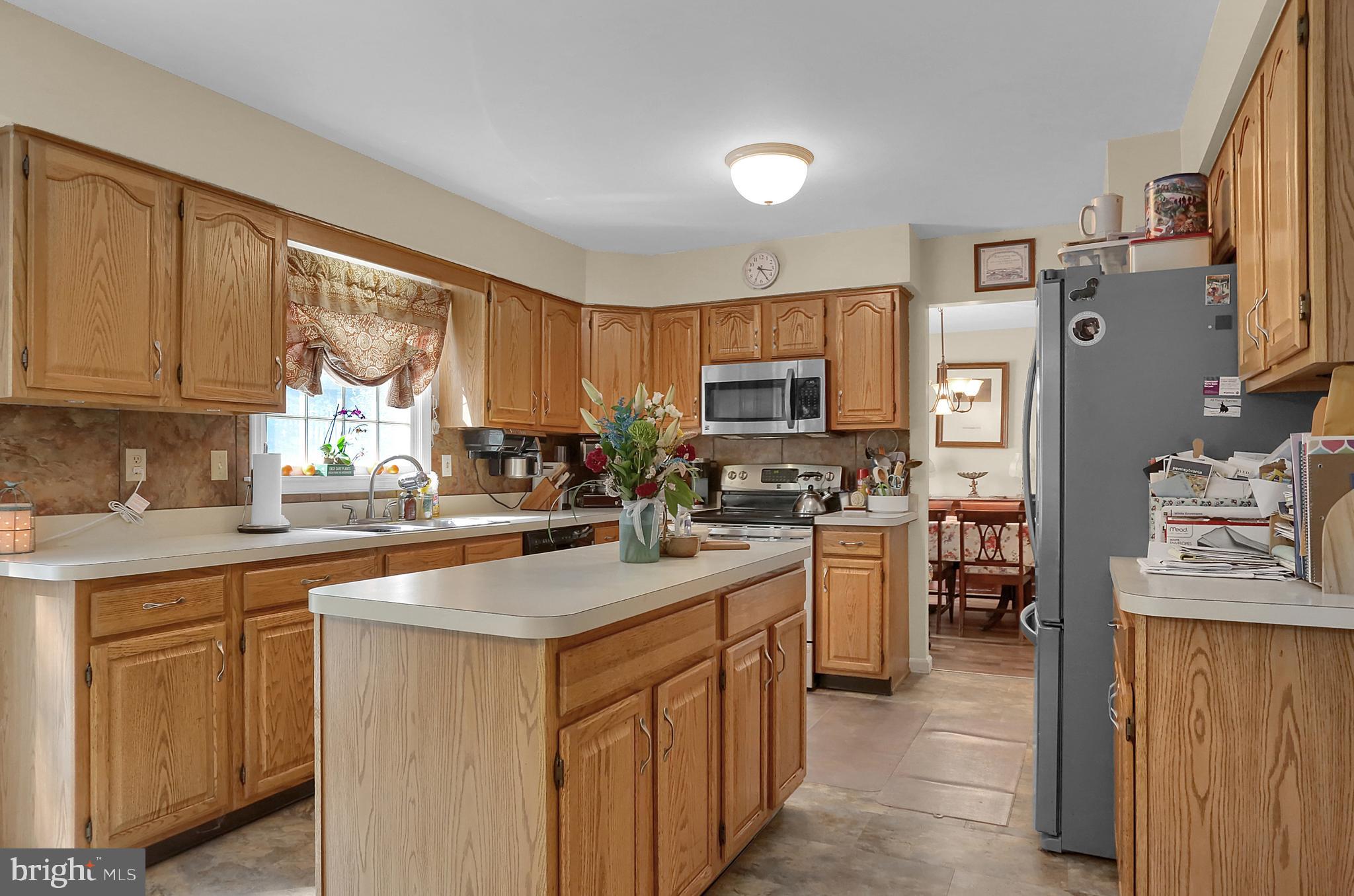 FAIRWAY HILLS - Residential