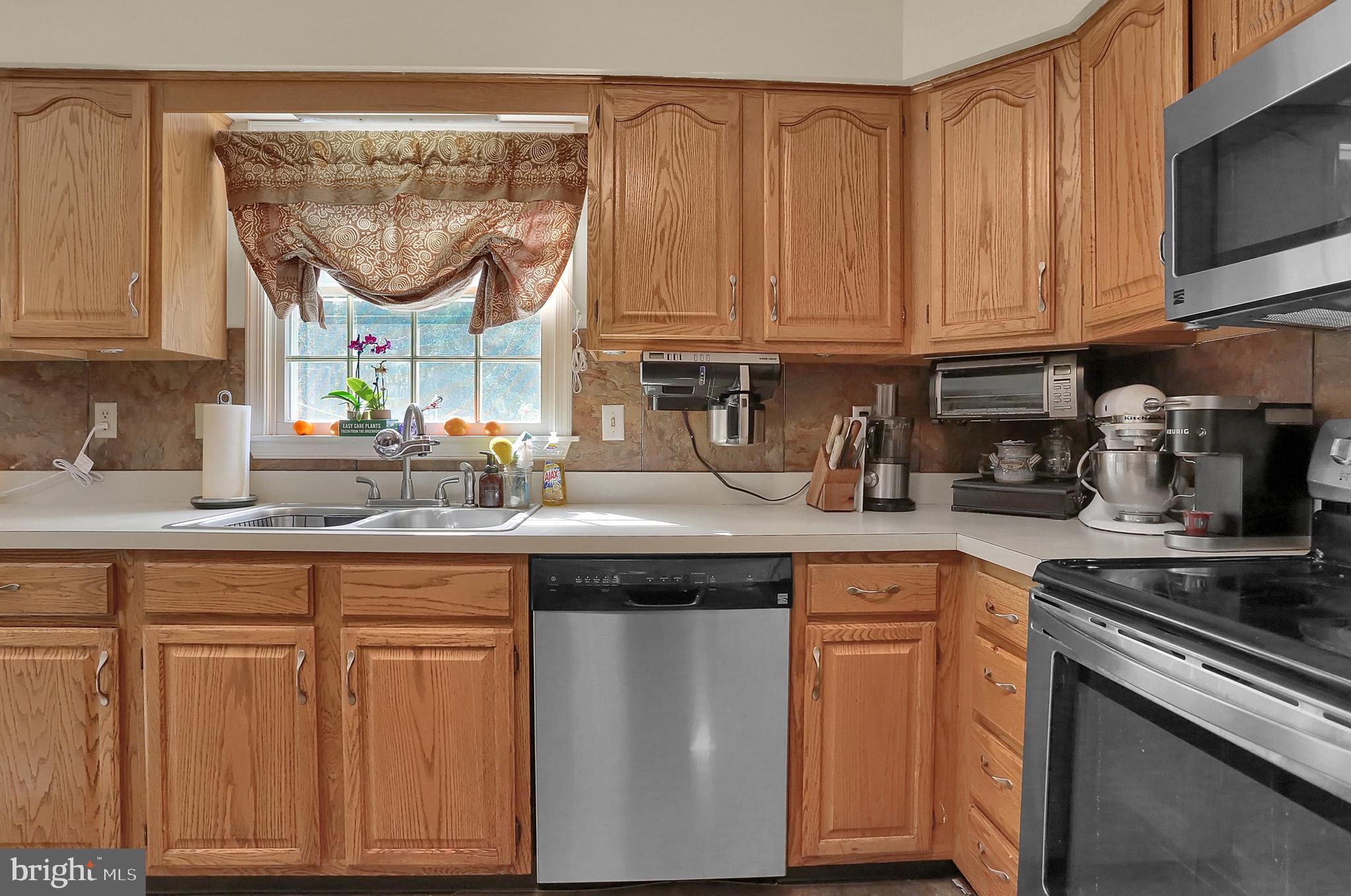 FAIRWAY HILLS - Residential