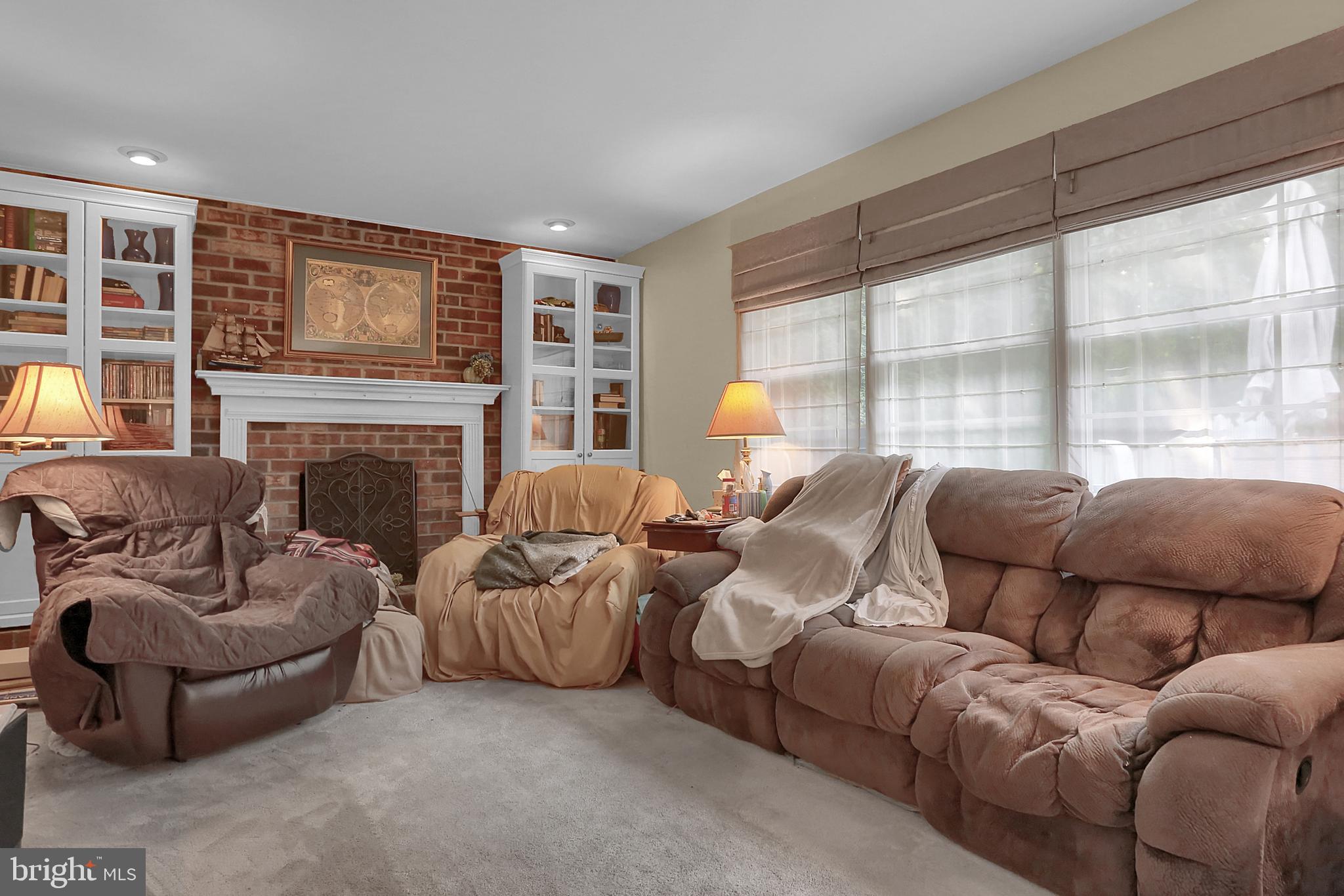 FAIRWAY HILLS - Residential