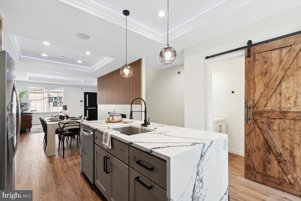 KENSINGTON - Residential