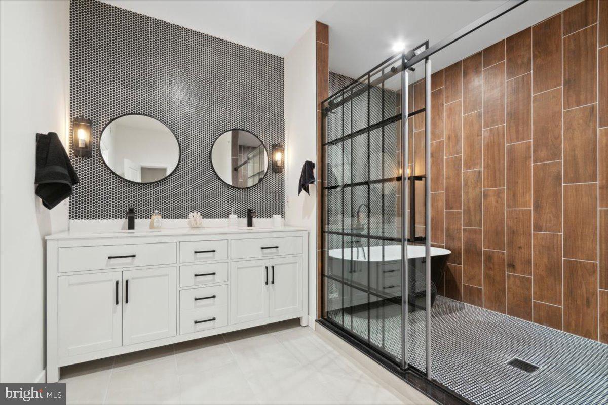 KENSINGTON - Residential