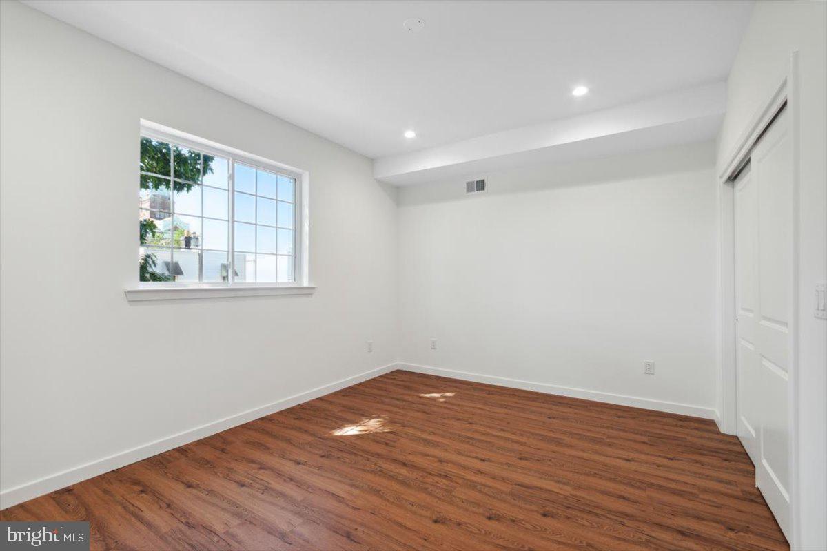 KENSINGTON - Residential