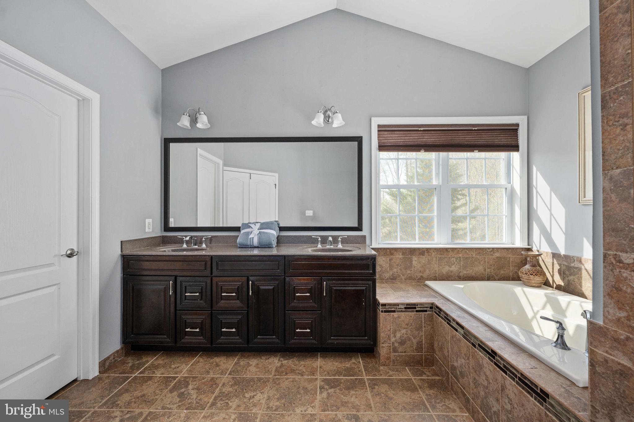 FAWN LAKE - Residential