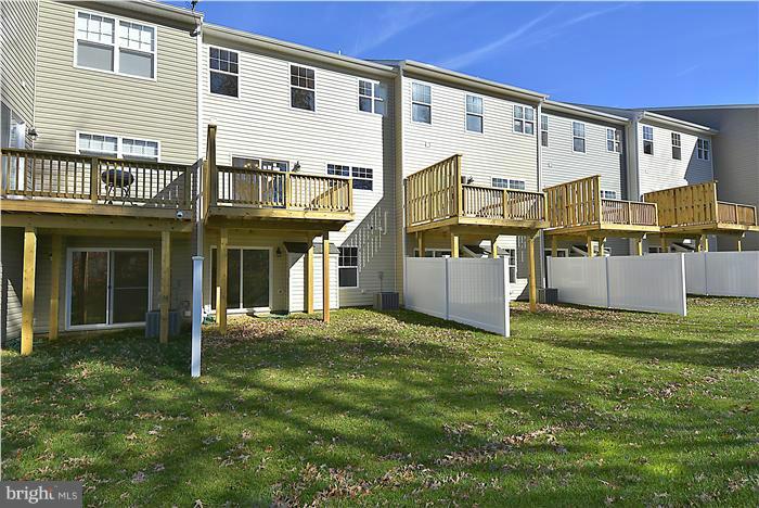 OAK TREE LANDING - Residential