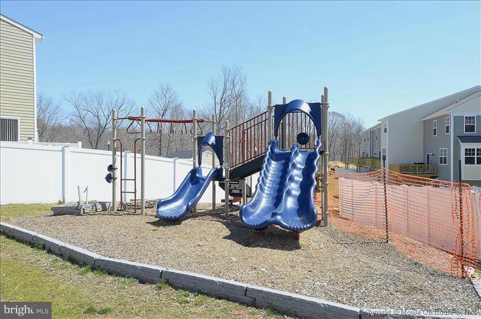 OAK TREE LANDING - Residential