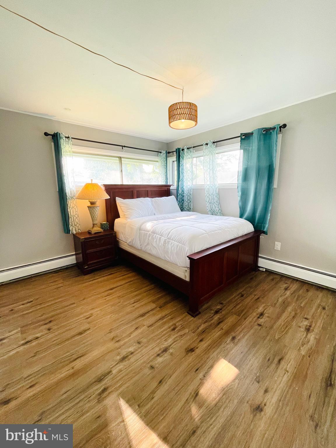 SNOWBALL GATE - Residential Lease