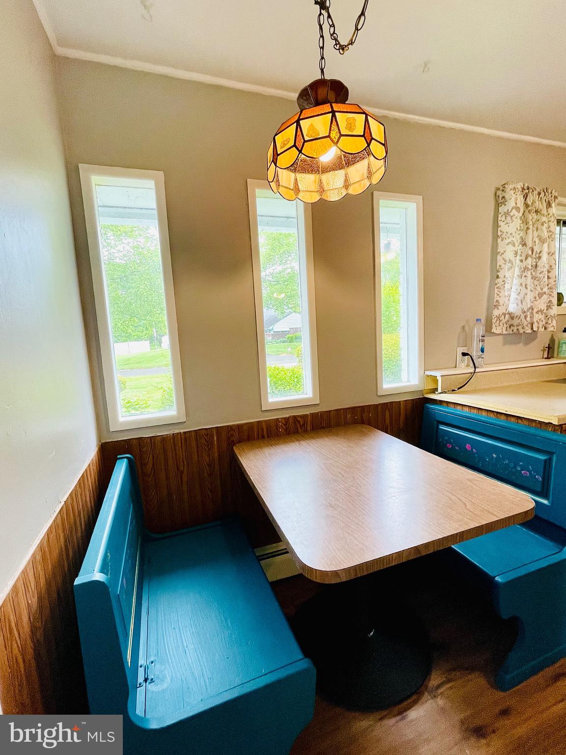 SNOWBALL GATE - Residential Lease