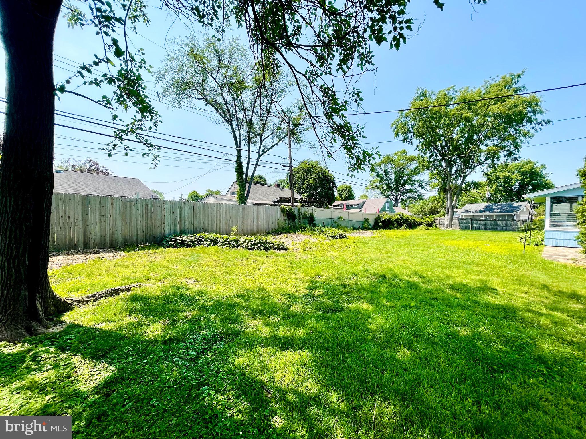 SNOWBALL GATE - Residential Lease