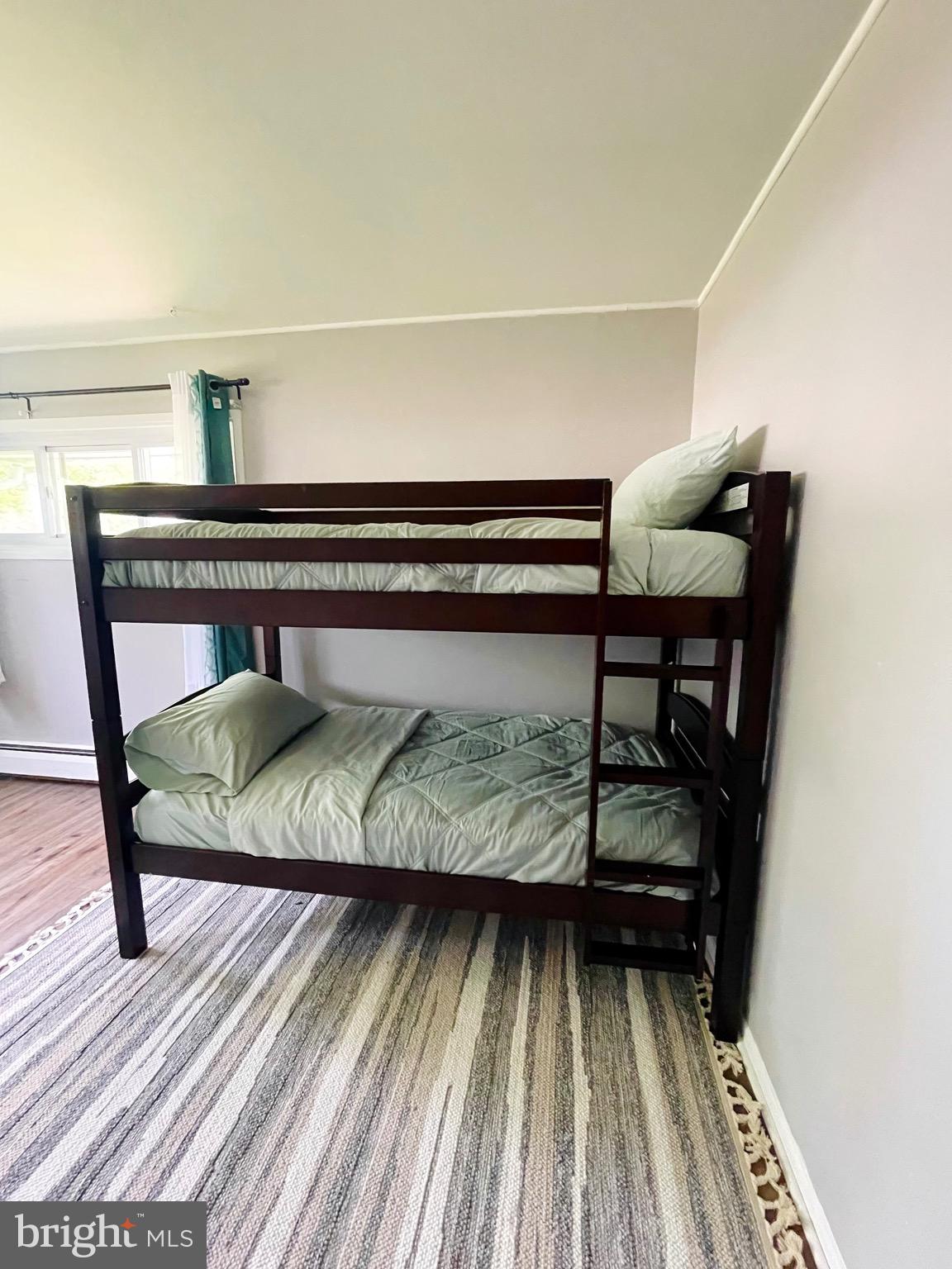 SNOWBALL GATE - Residential Lease