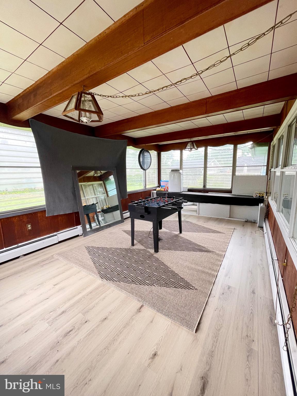 SNOWBALL GATE - Residential Lease