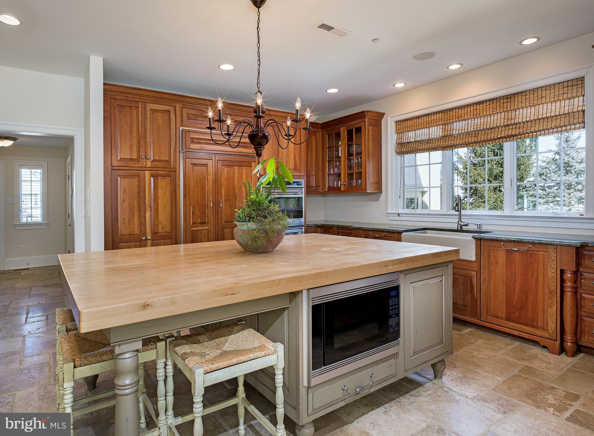 WHITEGATE - Residential