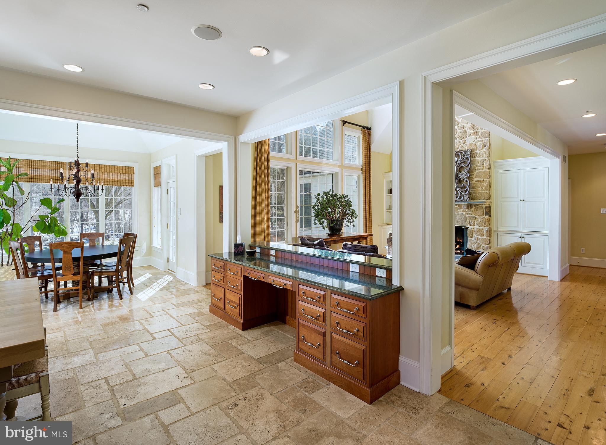 WHITEGATE - Residential