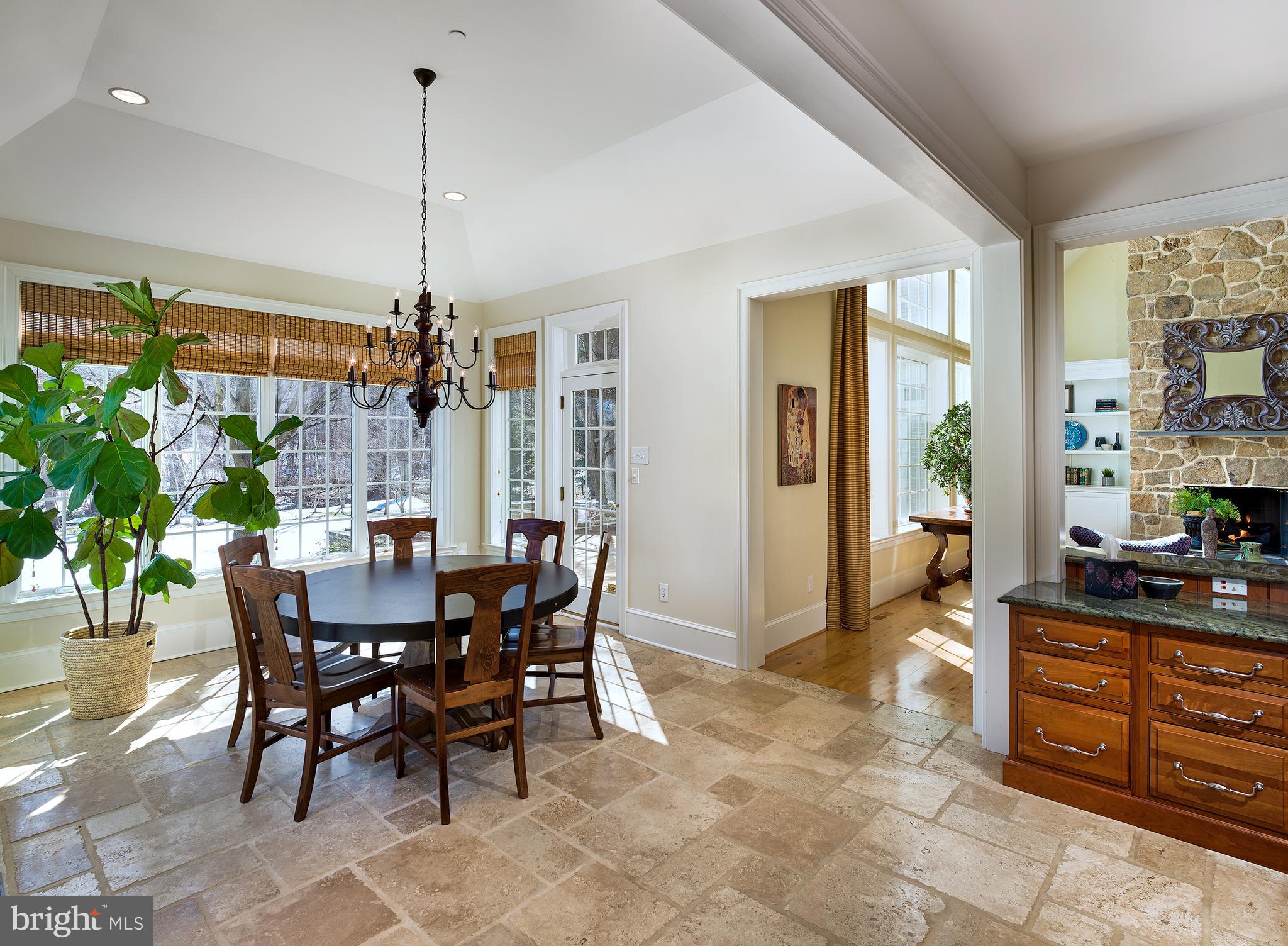 WHITEGATE - Residential