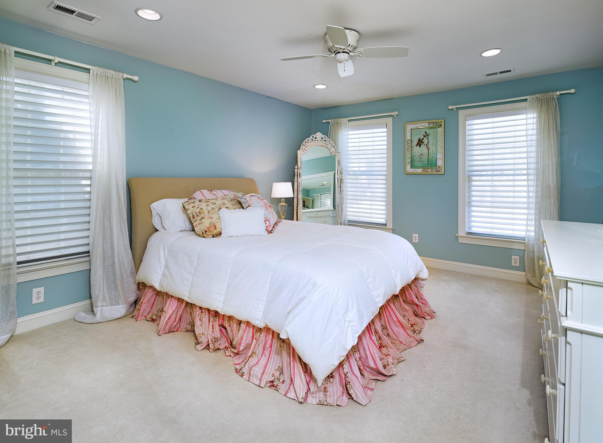 WHITEGATE - Residential