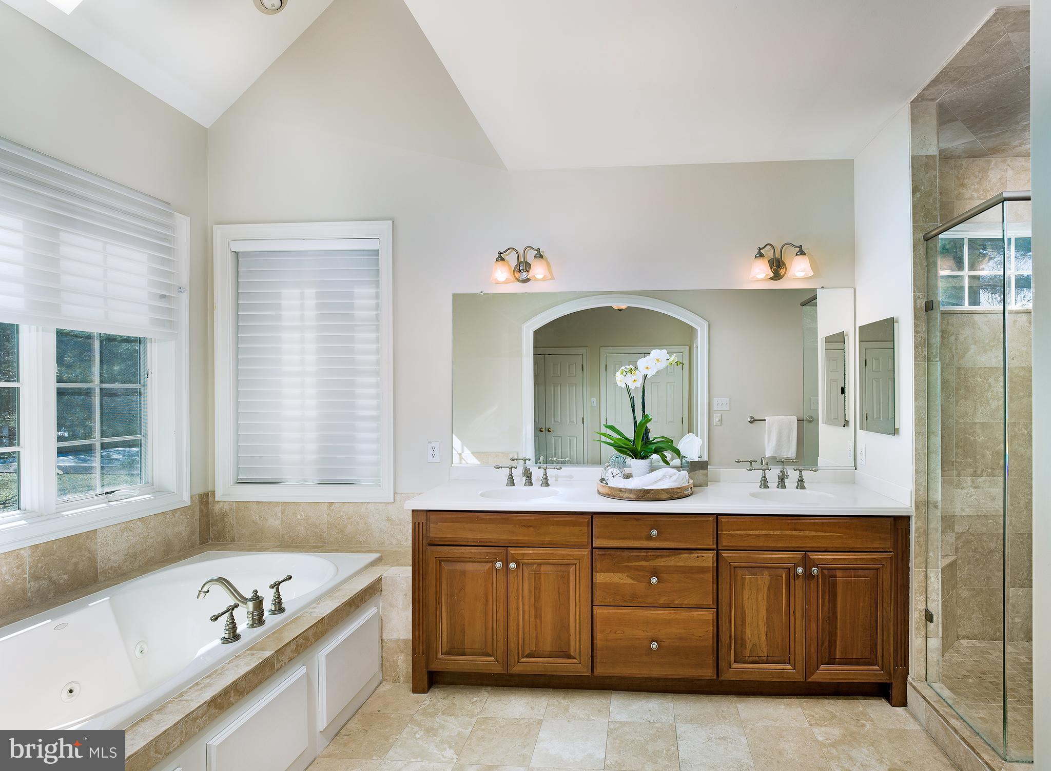 WHITEGATE - Residential