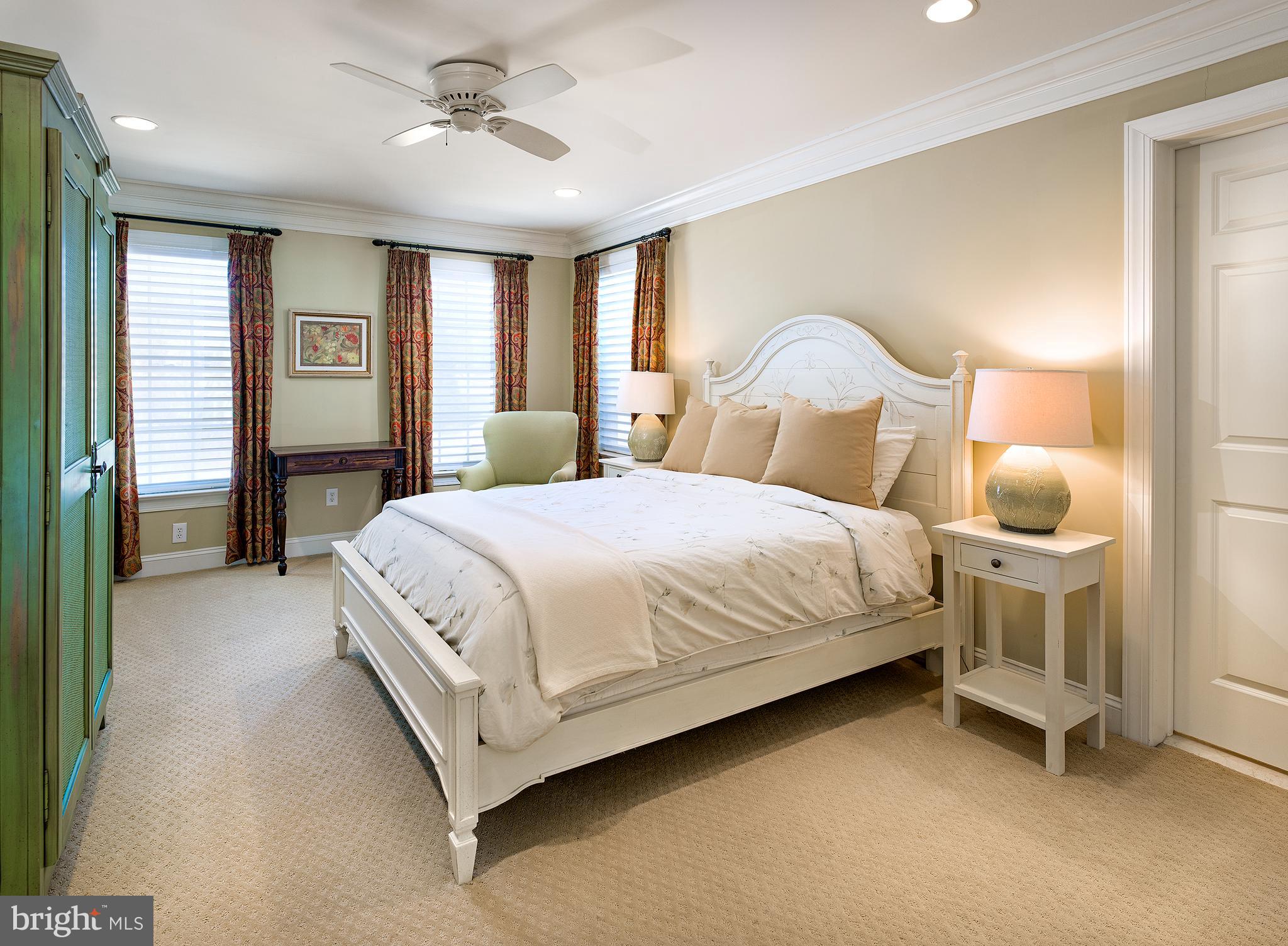 WHITEGATE - Residential