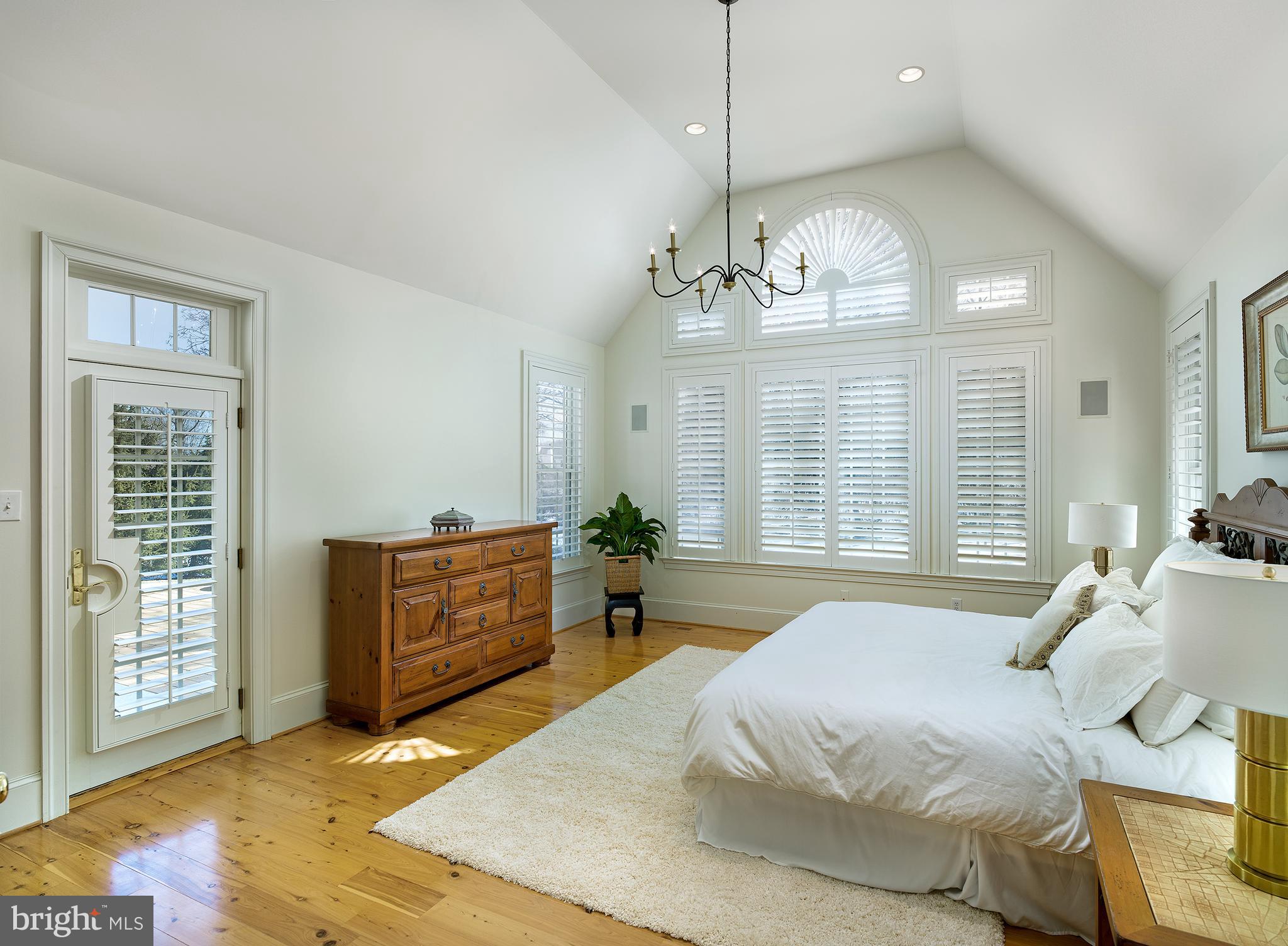 WHITEGATE - Residential