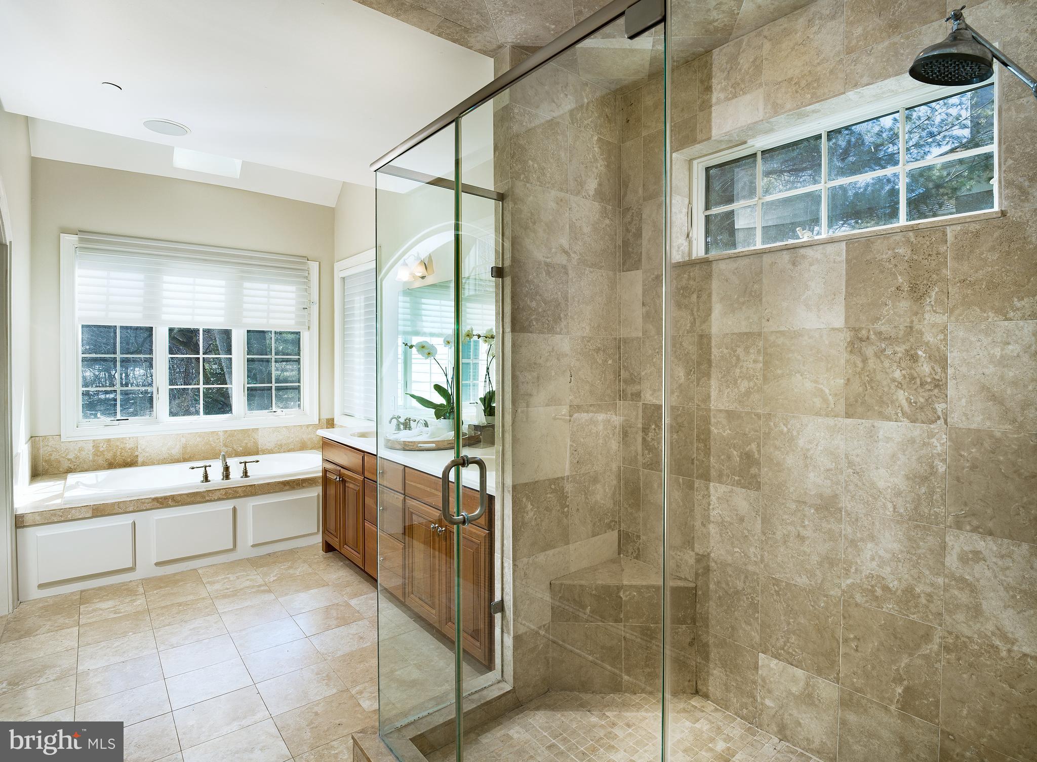 WHITEGATE - Residential