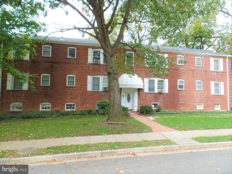Condo For Rent - 1400 N Kenilworth Street #4<br/> ARLINGTON, VA 22205
