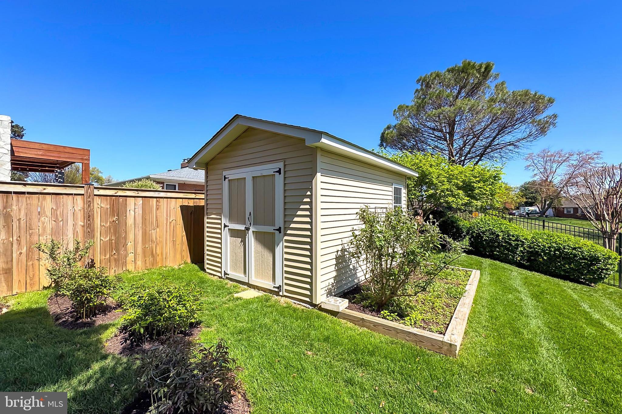 WILTON WOODS - Residential