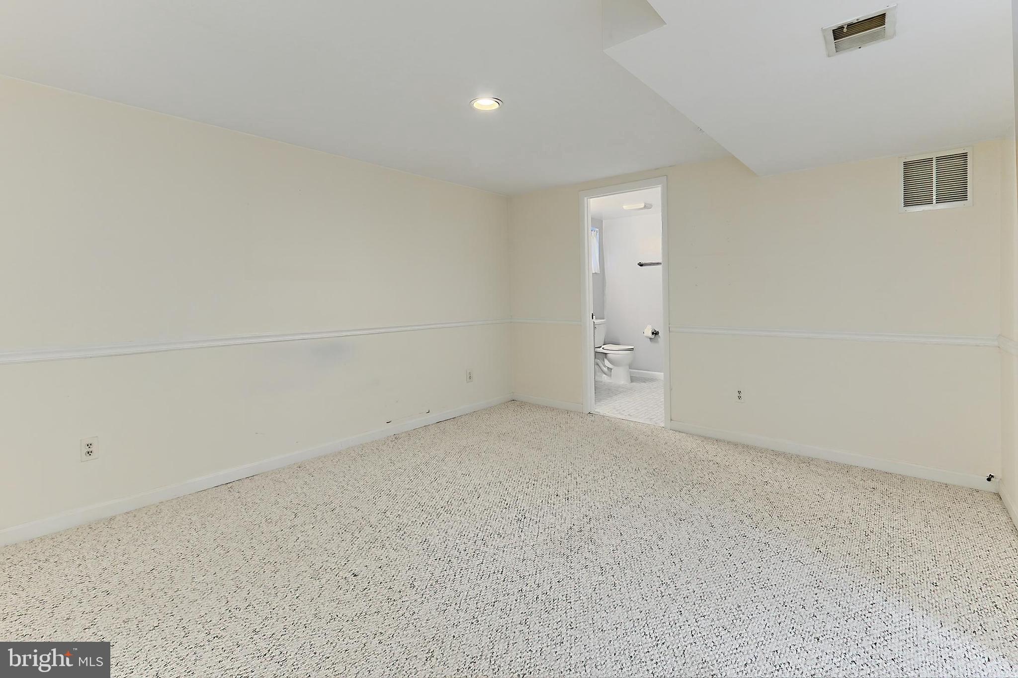 WILTON WOODS - Residential