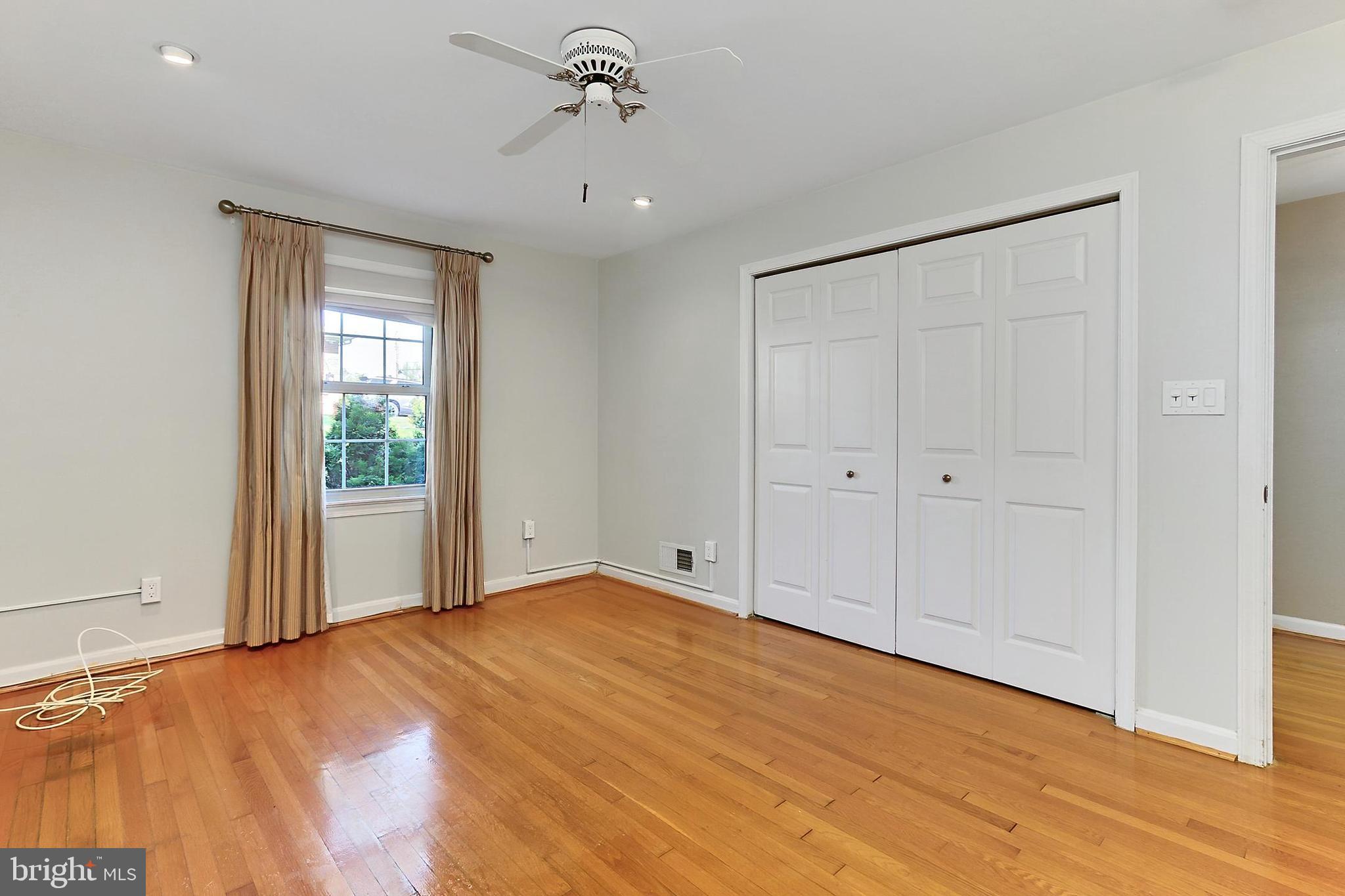 WILTON WOODS - Residential