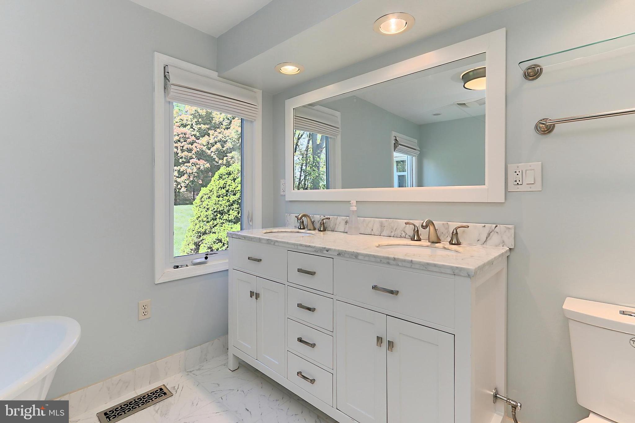 WILTON WOODS - Residential