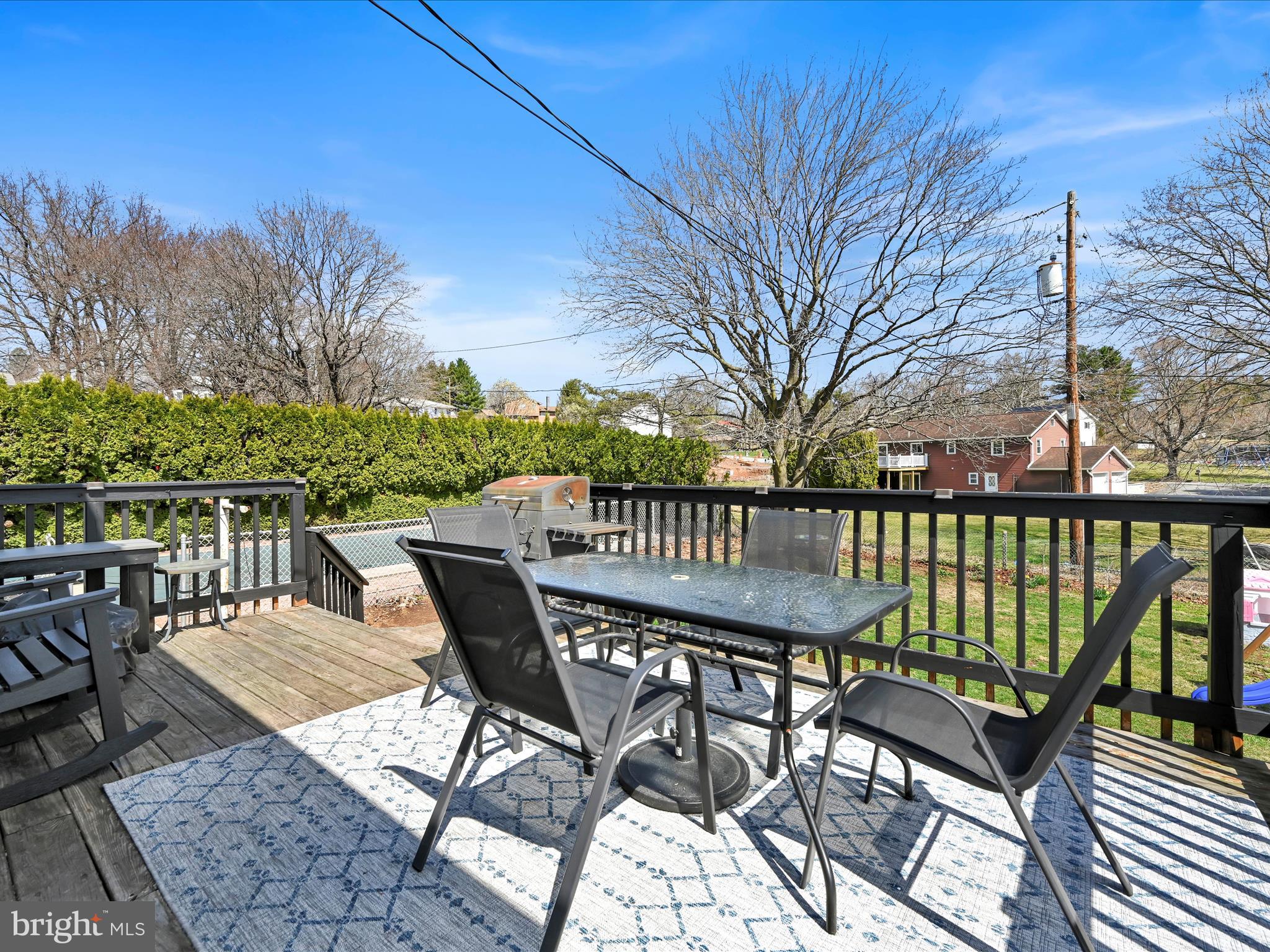 HOMETOWN - Residential