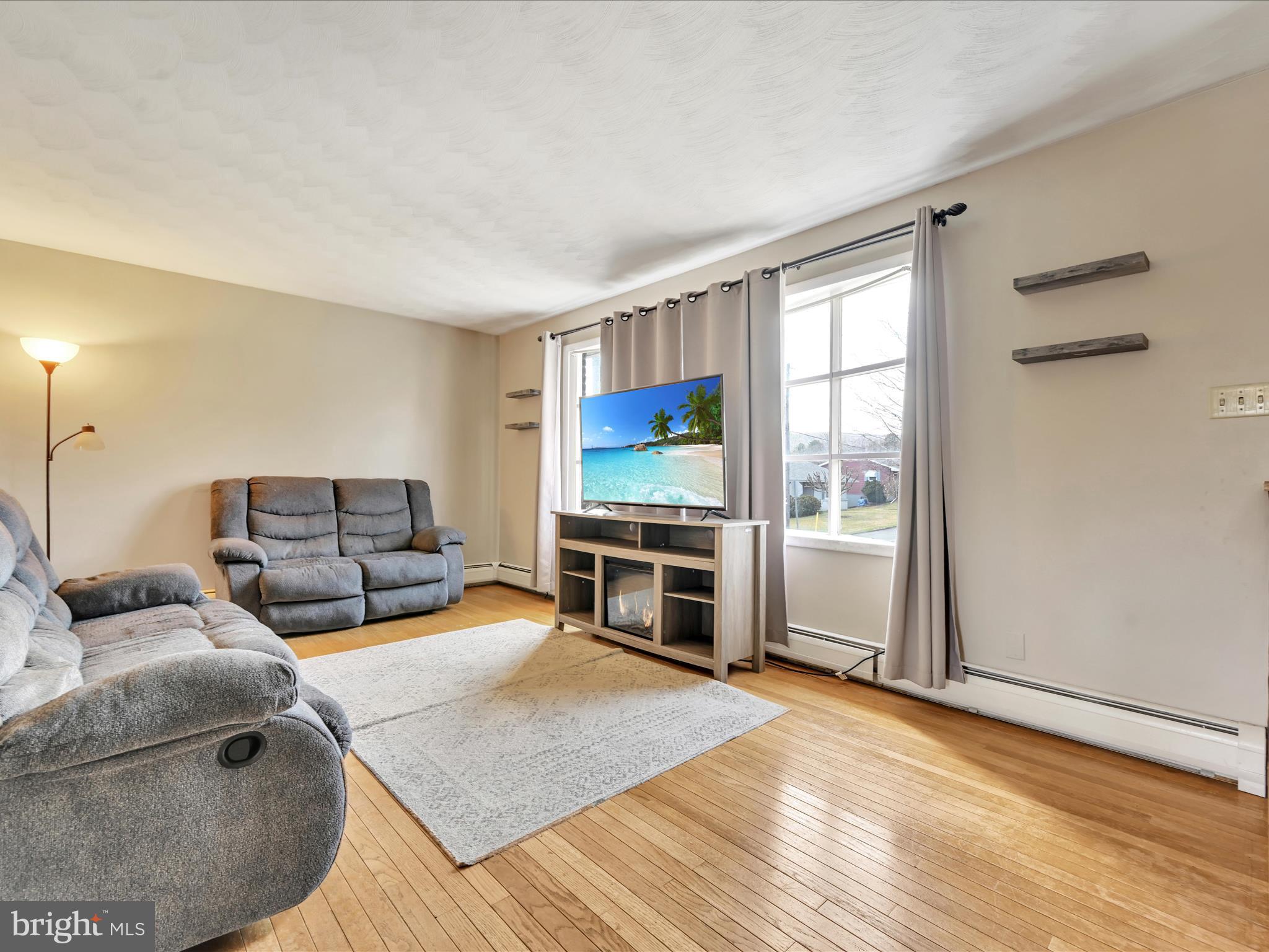 HOMETOWN - Residential