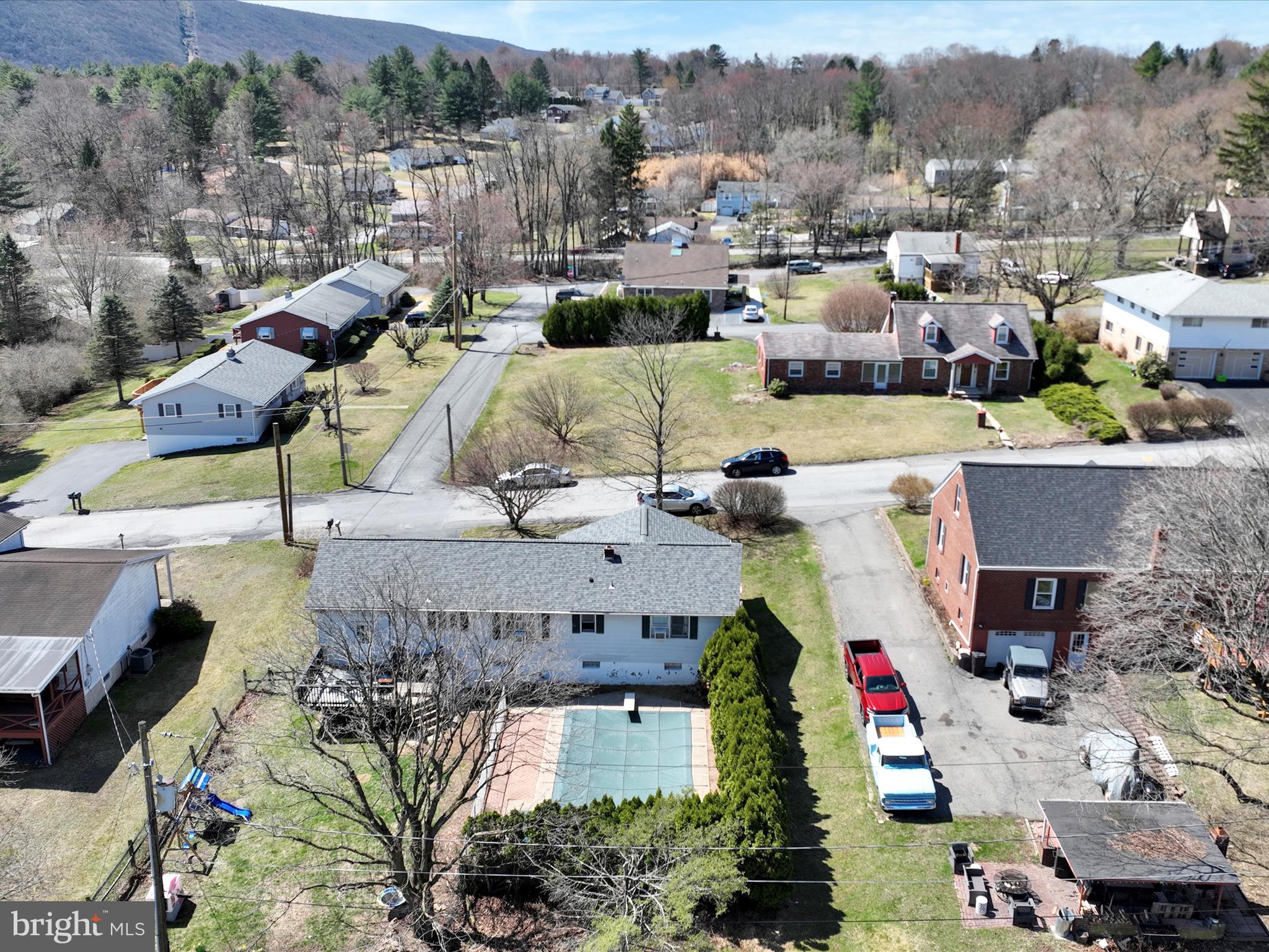 HOMETOWN - Residential