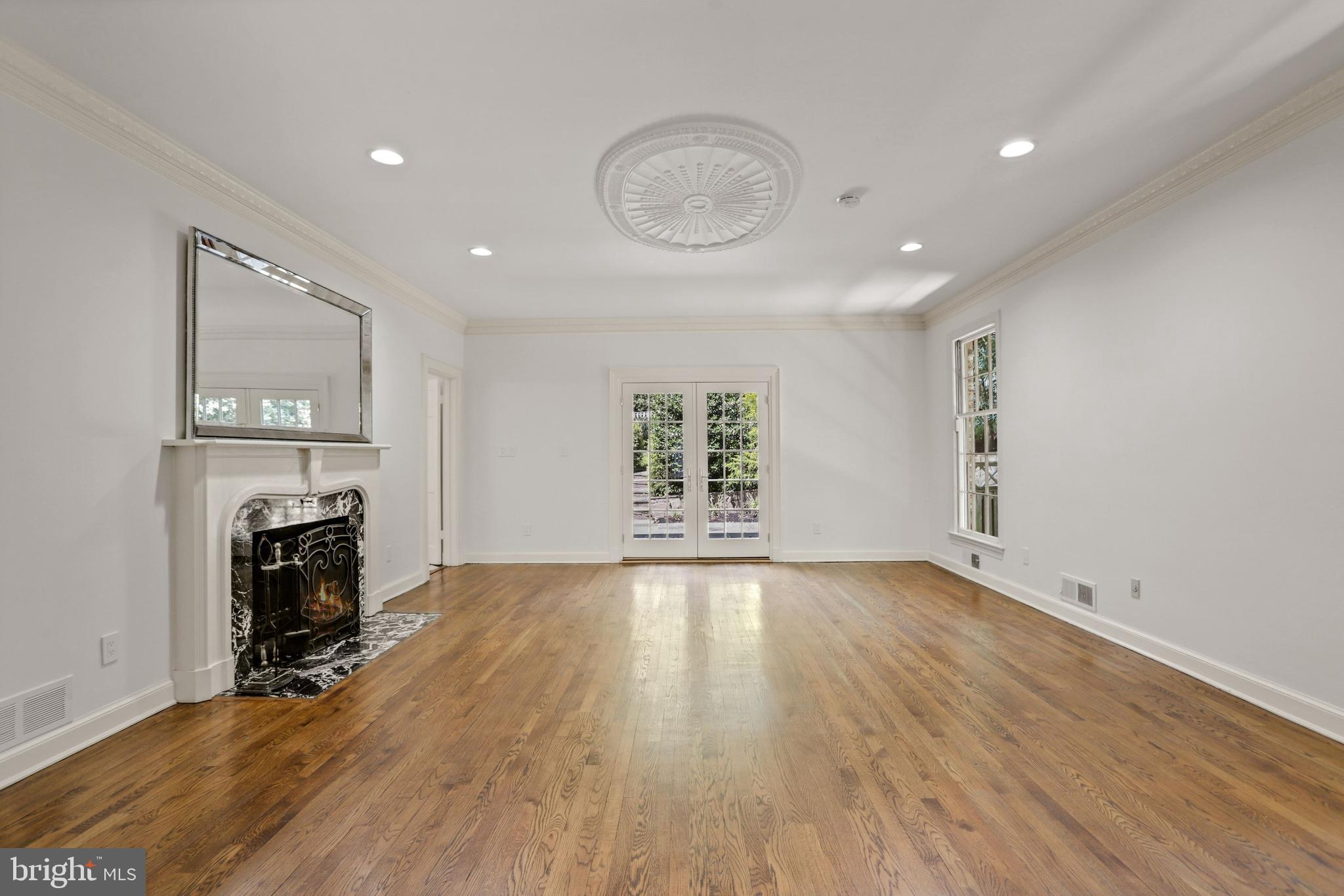 4925 WEAVER TERRACE NW