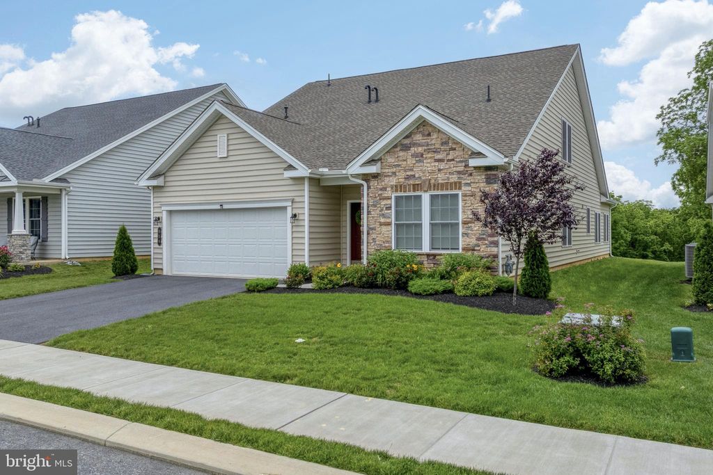 Photo of 959 Founders Way, EAST PETERSBURG, PA 17520 (MLS # PALA2071374)