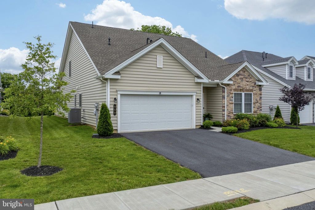 Photo of 959 Founders Way, EAST PETERSBURG, PA 17520 (MLS # PALA2071374)