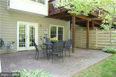 RESTON - Residential Lease