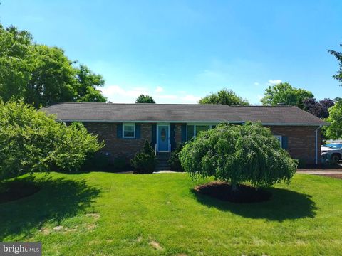 Homes For Sale - 15 Lippizan Drive Dr<br/> Franklin County, SHIPPENSBURG, PA 17257