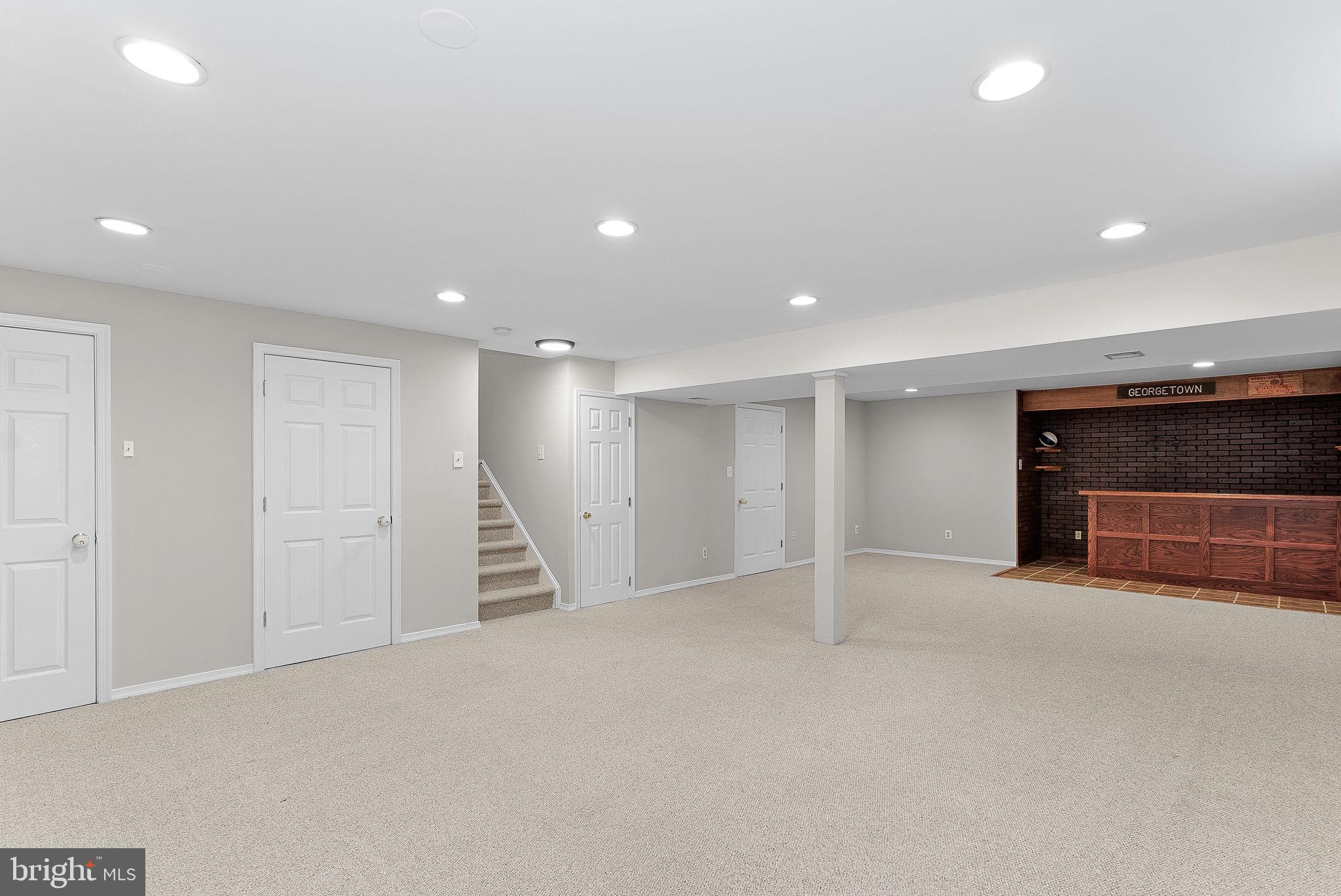 SOUTH RIDING - Residential