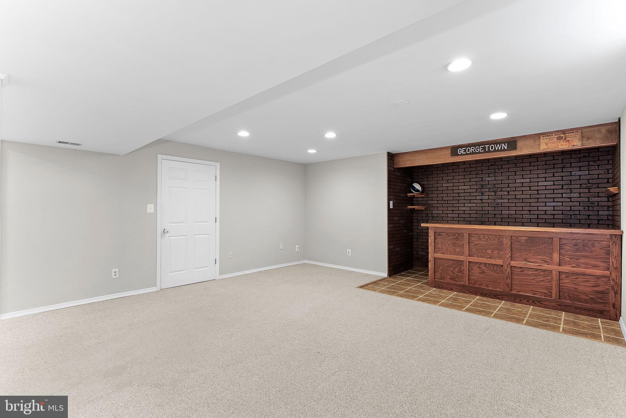 SOUTH RIDING - Residential