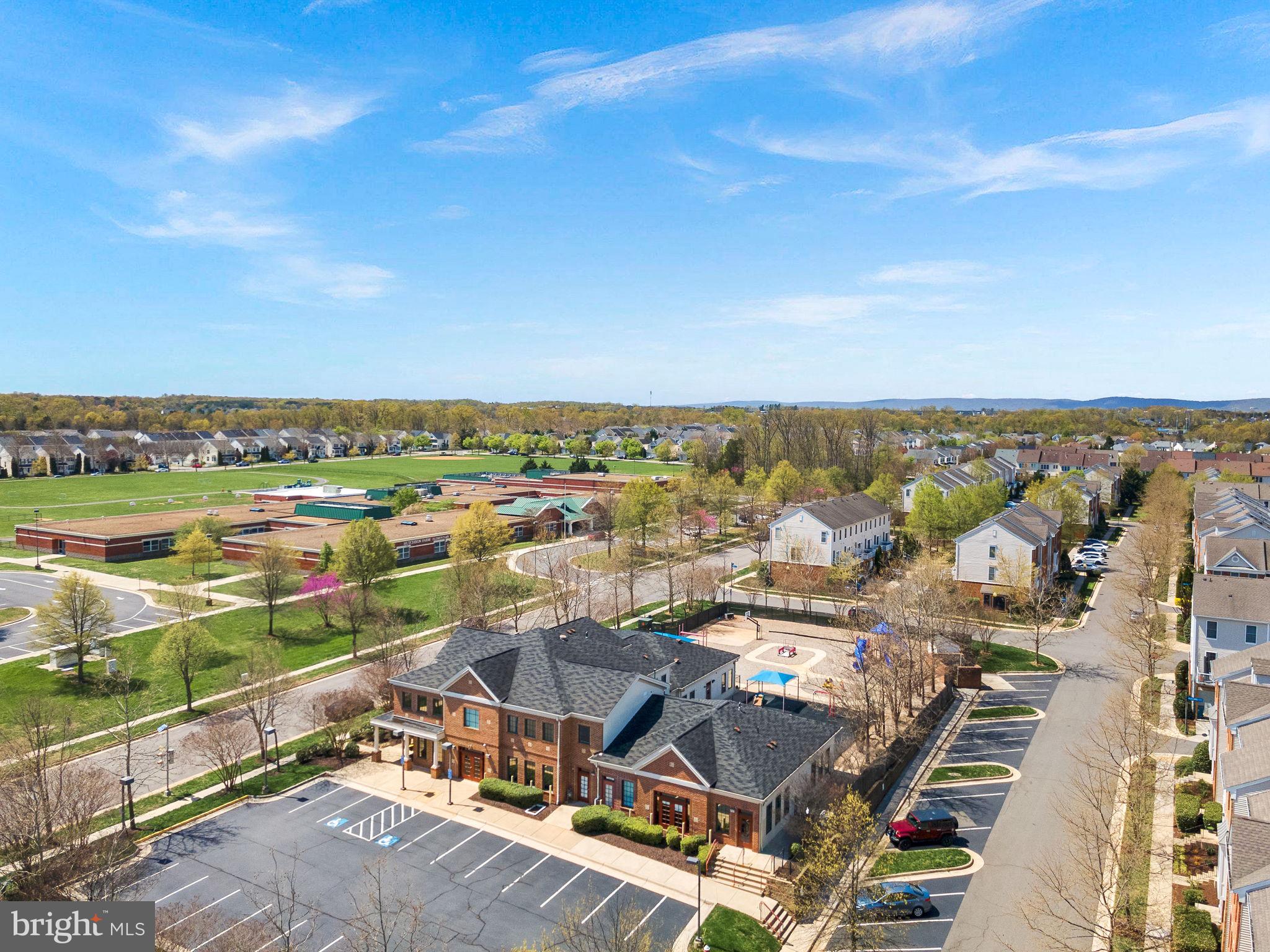 SOUTH RIDING - Residential