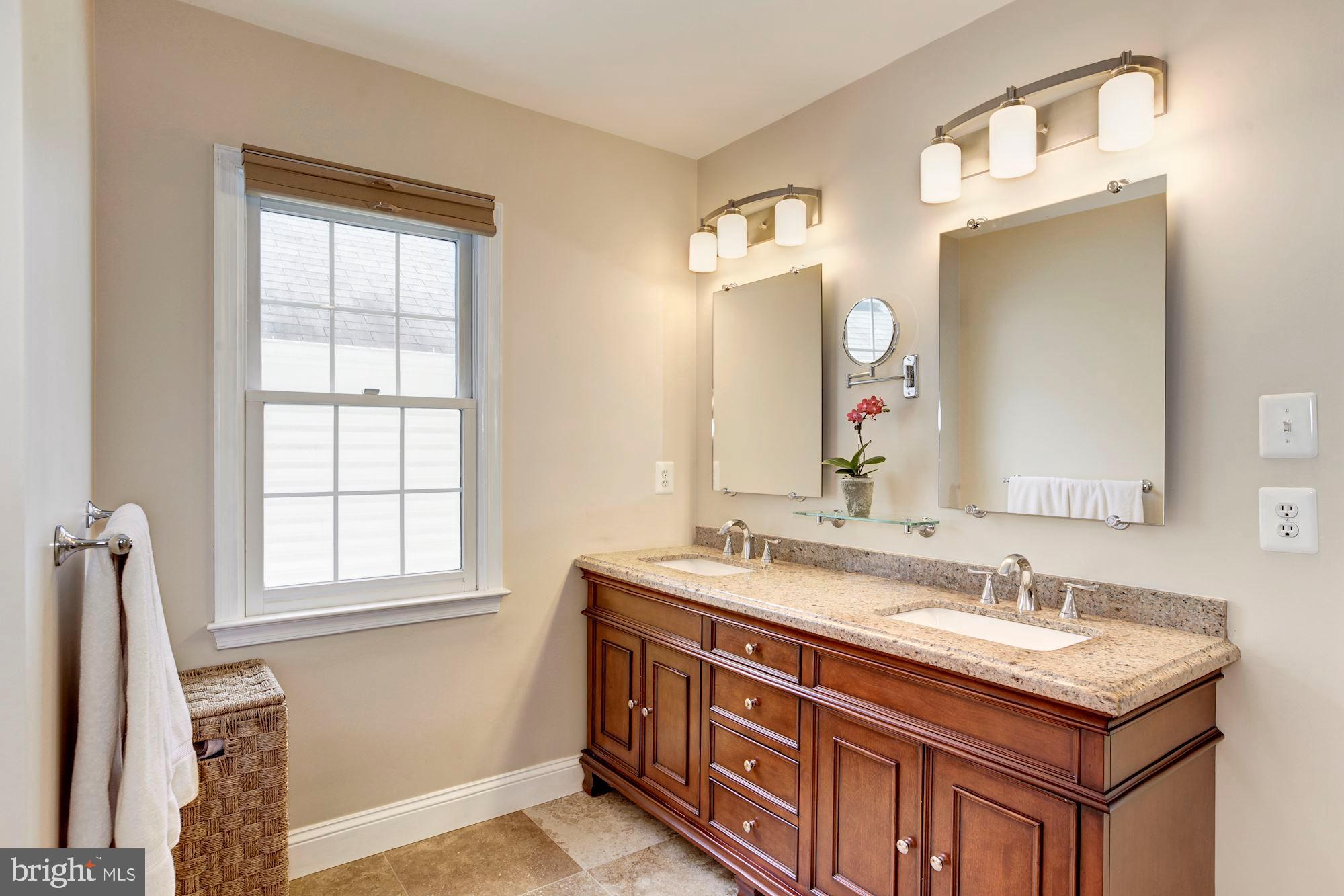 ALTA VISTA - Residential