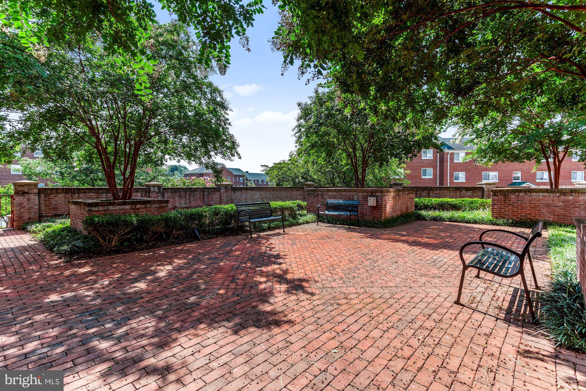 ARLINGTON - Residential